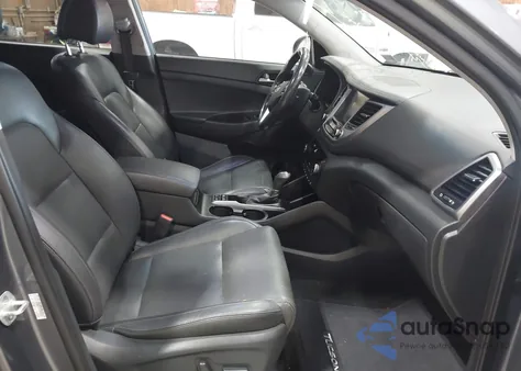 2016 Hyundai Tucson Limited z USA, uszkodzony, nr VIN KM8J3CA25GU058570